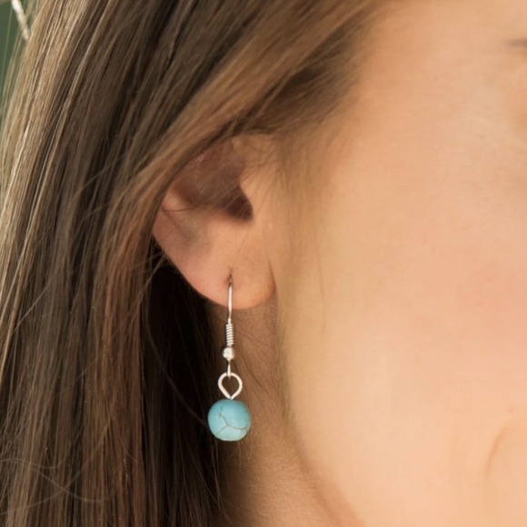 Vintage Paparazzi Silver and Faux Turquoise Fringe Necklace Set - Picture 3 of 3